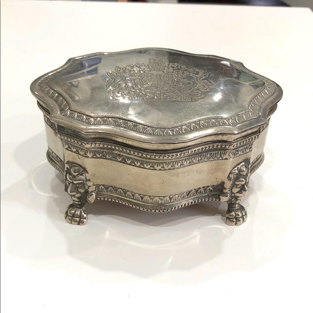 Elegant Silver Jewelry Box